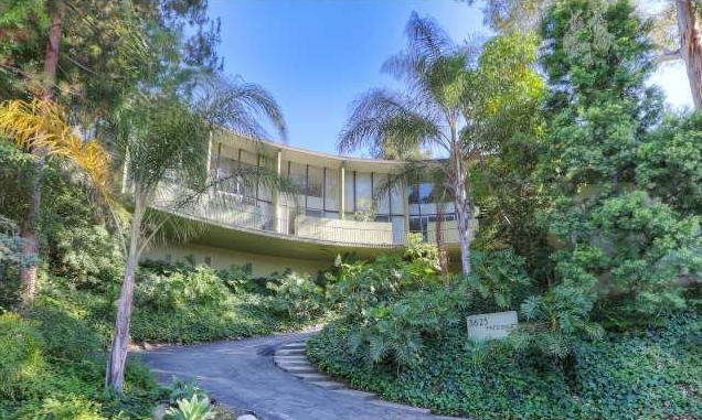 You are an admirer of Mid Century Modern architecture - you'd love to buy a Neutra or a Lautner, or any home designed by a 'case study' architect.