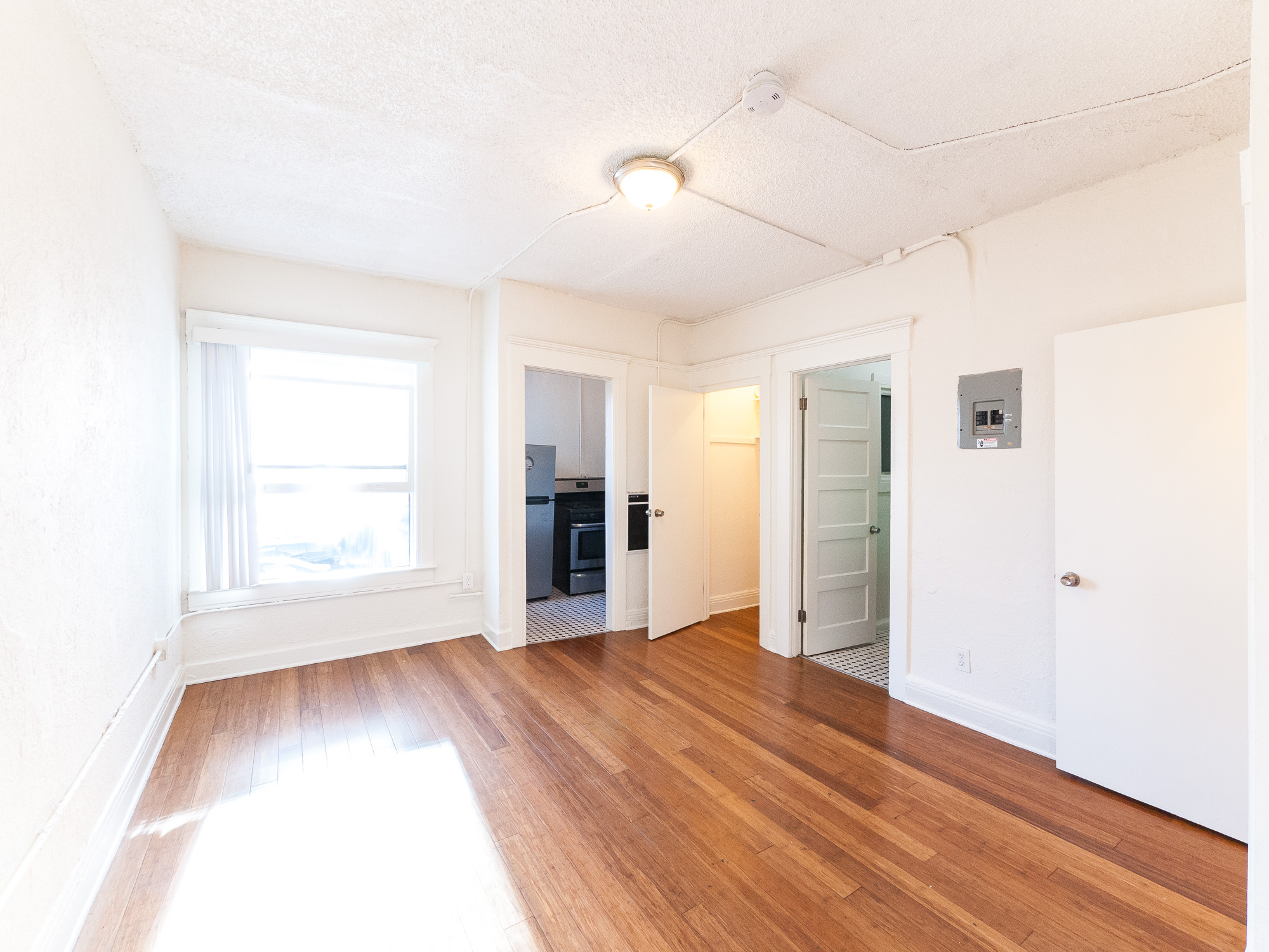 SWEET STUDIO SPACE IN DTLA | RECENTLY UPDATED | NEAR BROKEN SPANISH, SUGAR FISH & STAPLES CENTER