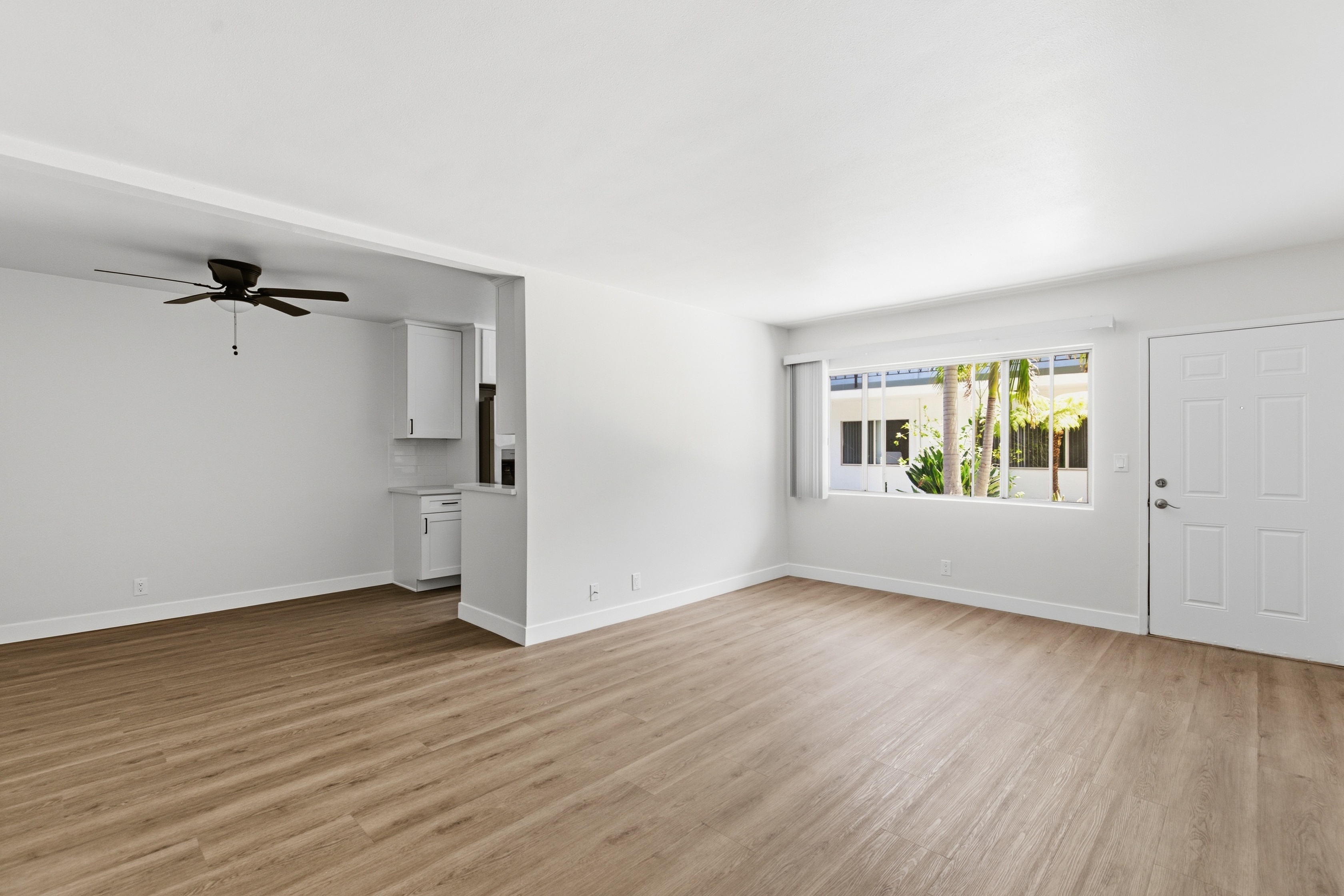 A Polished Ocean Park One-Bedroom in Mid-Century Building and and Big Westside Energy