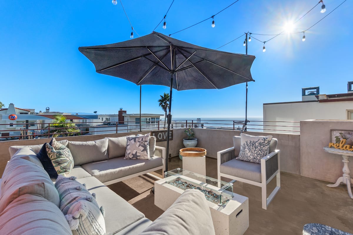 FULLY FURNISHED 3 BEDROOM, 2 BATH CONDO WITH BALCONY & GARAGE PARKING | OCEAN VIEWS