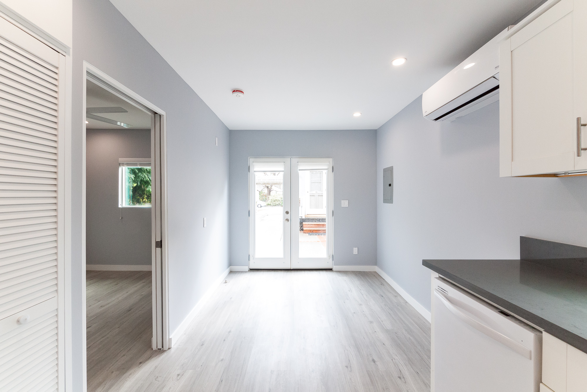 New Build! 1 Bedroom Guest House! Perfect Studio City Location!