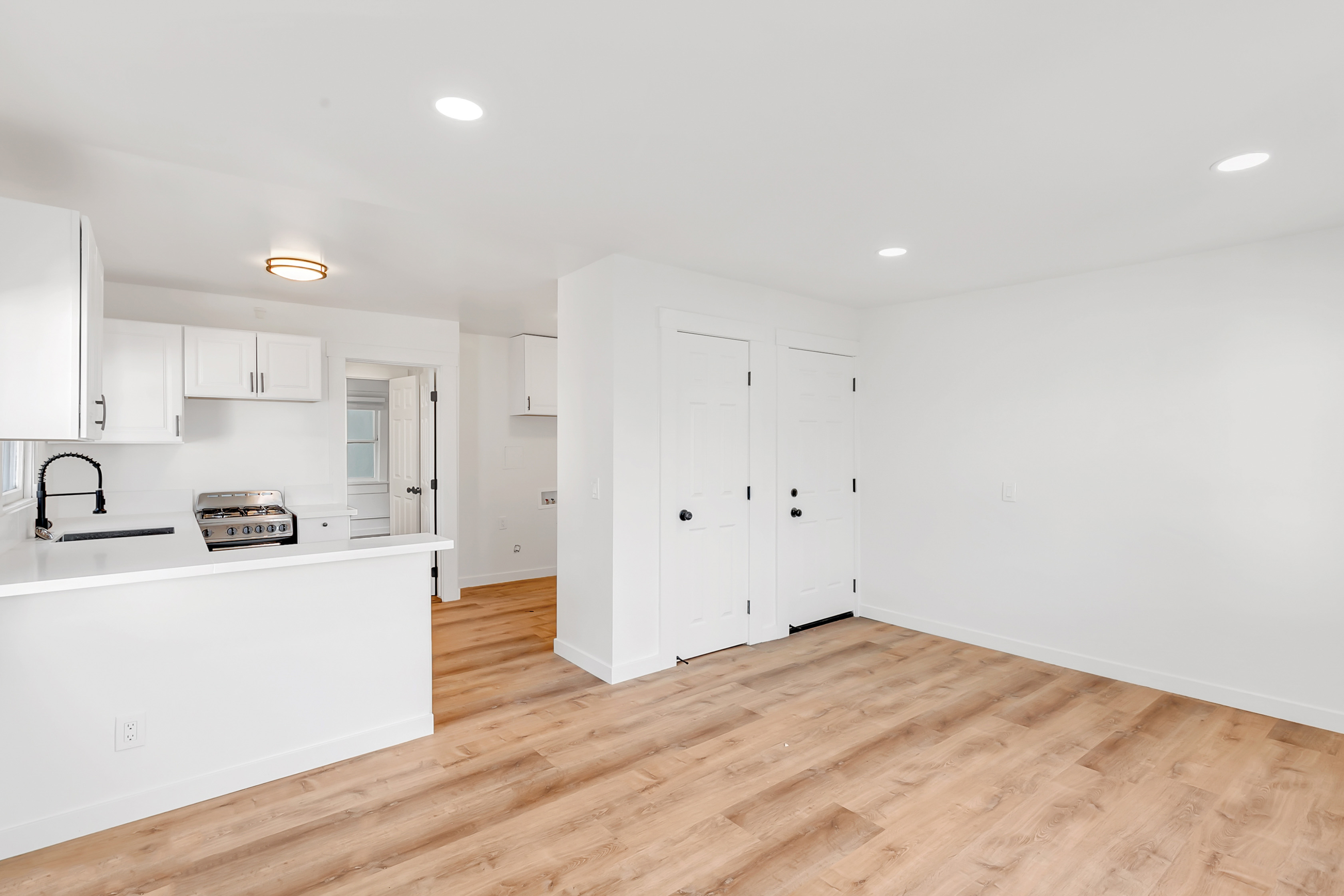 Hillside Echo Park Escape | Updated 1 Bed/ 1 Bath | Charming Details | AC Included!