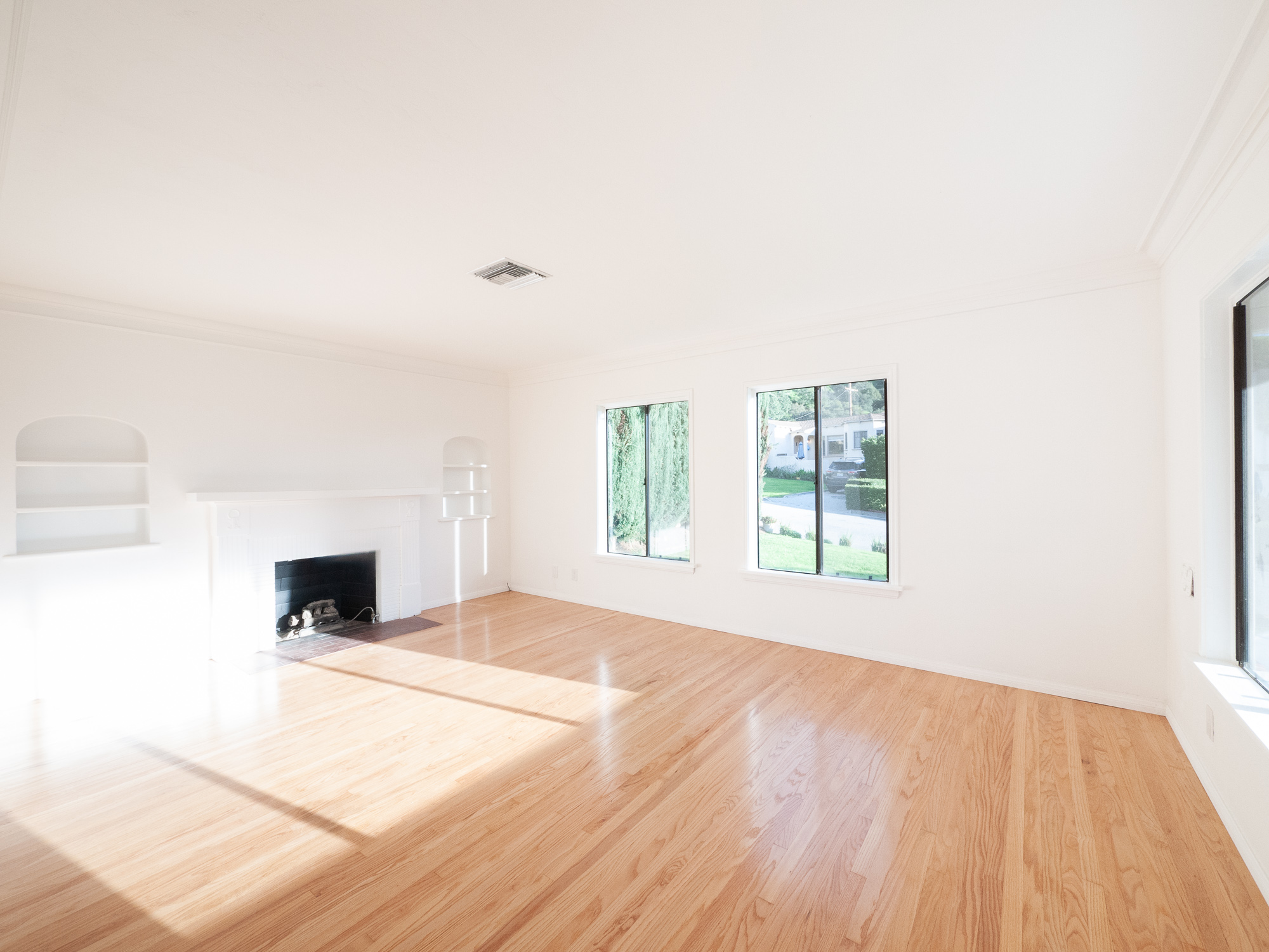 2/1 + detached bonus studio, 0/1, storage and garage! Charming stunner on a large corner lot, greenery, sunshine, gorgeous!