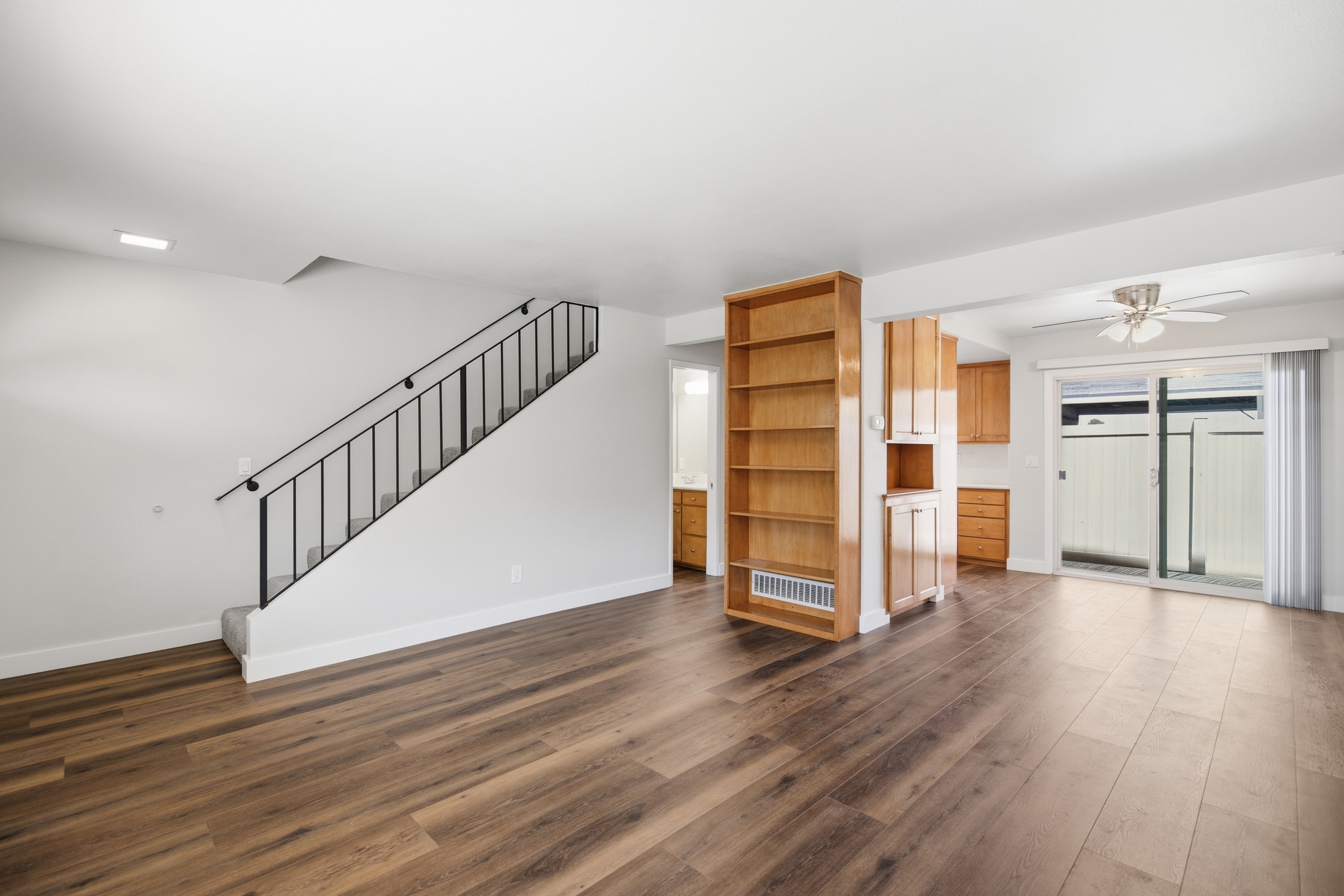 Spacious 2 bedroom townhouse in Rosemead!