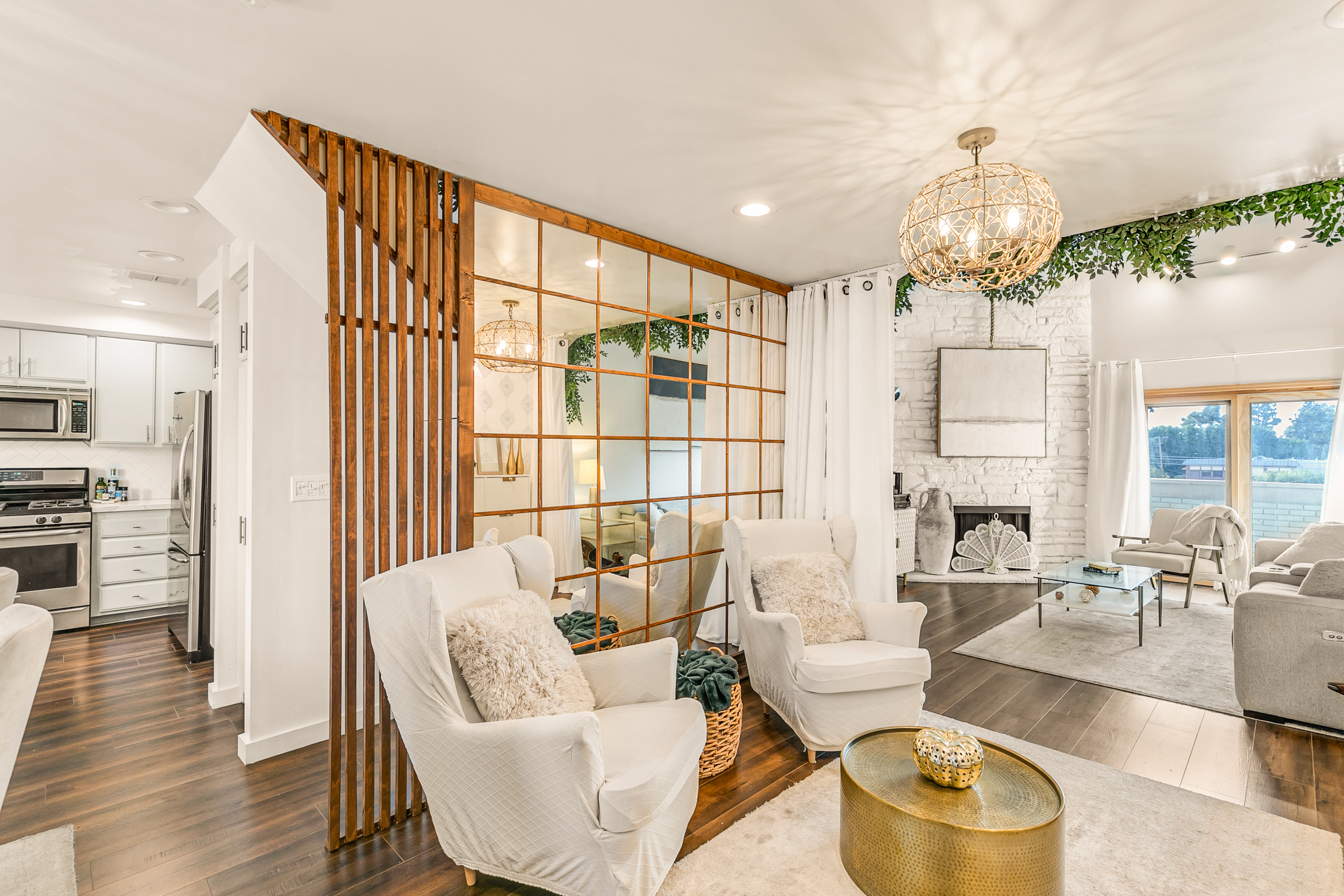 Sherman Oaks Loft Living with a Designer's Touch – 1 Bed + Loft/Office