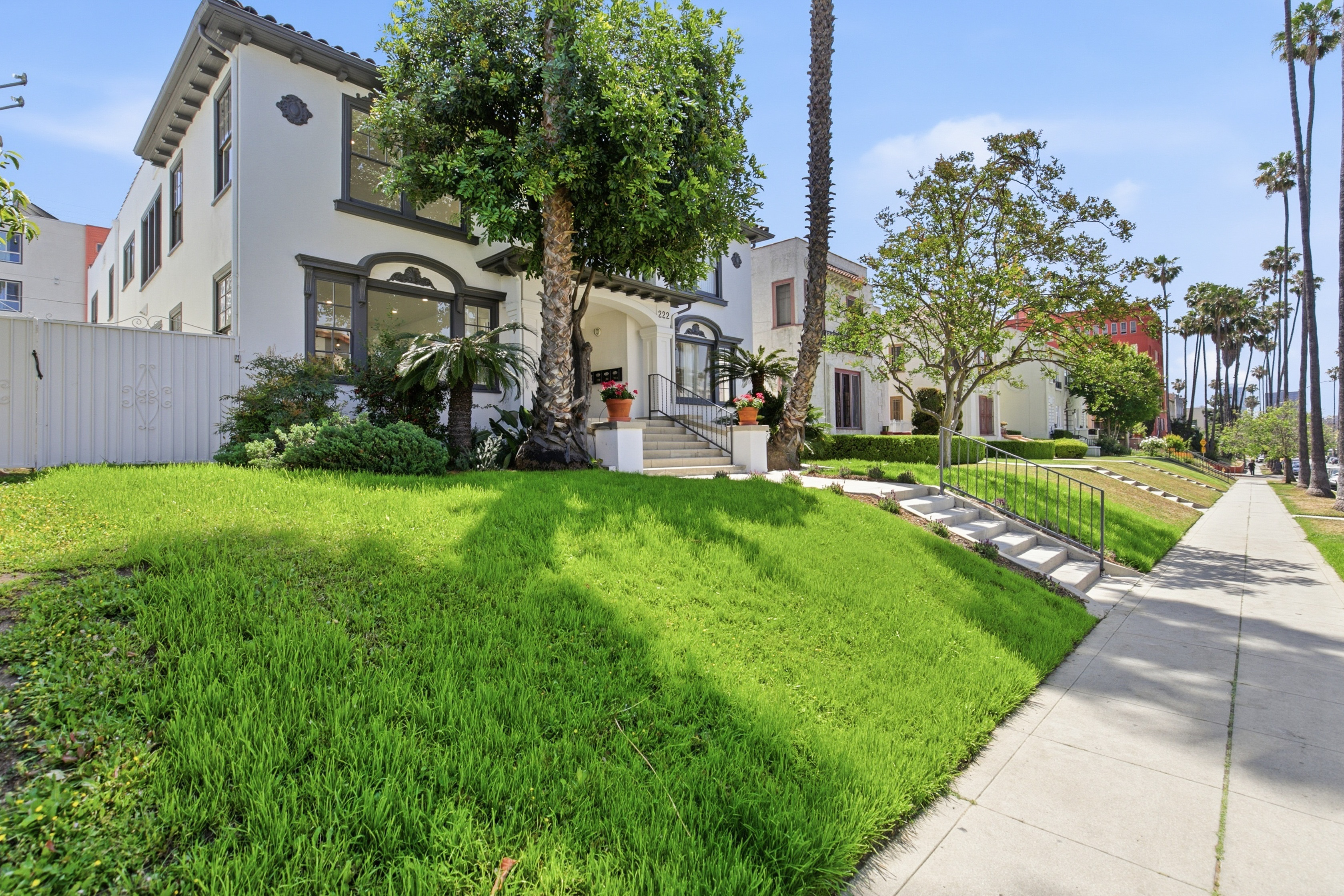 BRAND-NEW DESIGNER REMODEL IN A CHARMING 1920s FOURPLEX! 1ST FLOOR w/ GATED PARKING!
