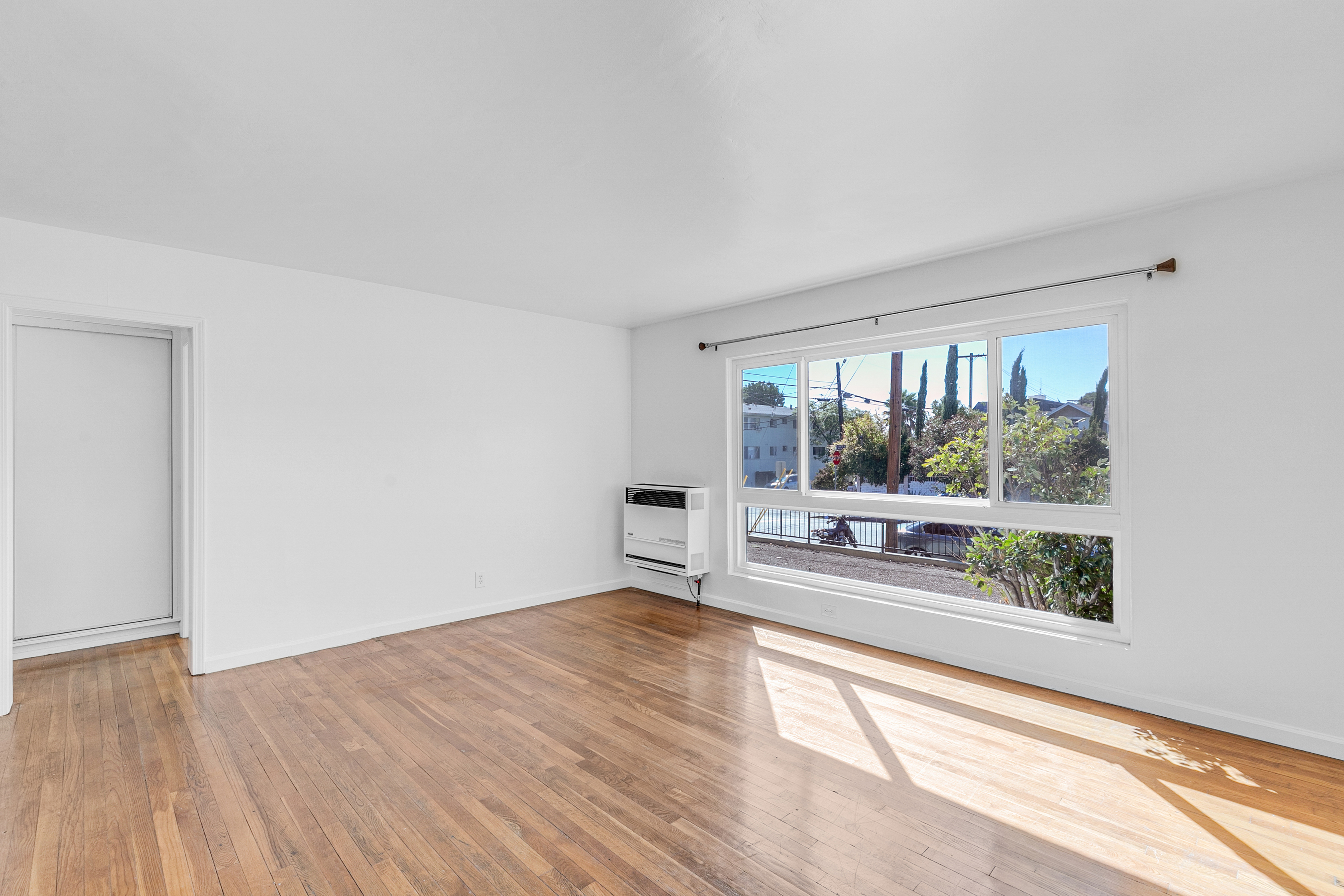 9146 | Lindsay | Leasing | TRG Real Estate | The Rental Girl