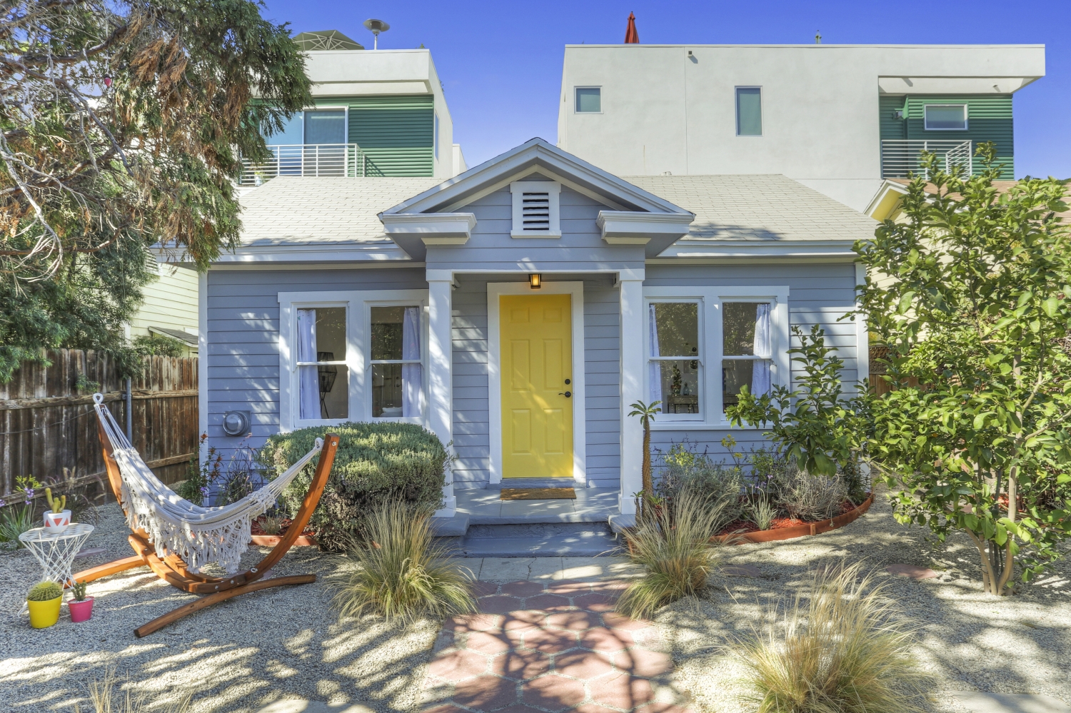 CUTEST BUNGALOW IN LOS FELIZ. TINY IN SIZE, BUT LARGE ON LIVING!